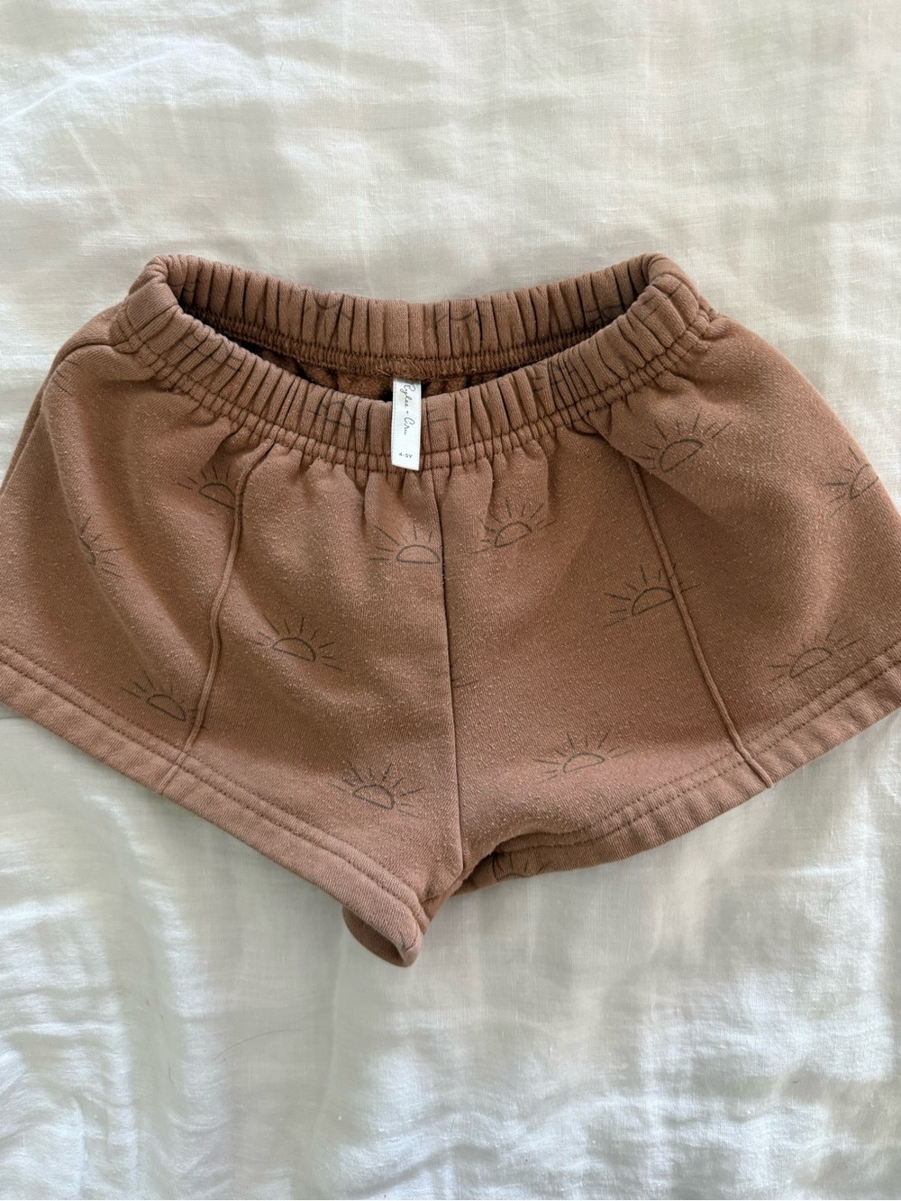 Rylee + Cru Brown Sunrise Print Elastic-Waist Kids Shorts